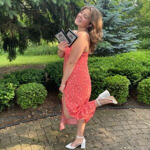 Meet your Posher, 𝗚𝗿𝗮𝗰𝗲𝗹𝘆𝗻